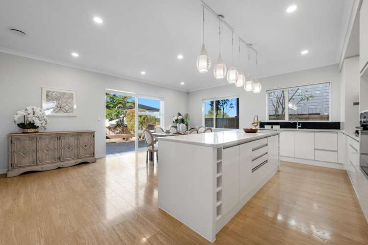 24 Castlederg Drive Flat Bush_8