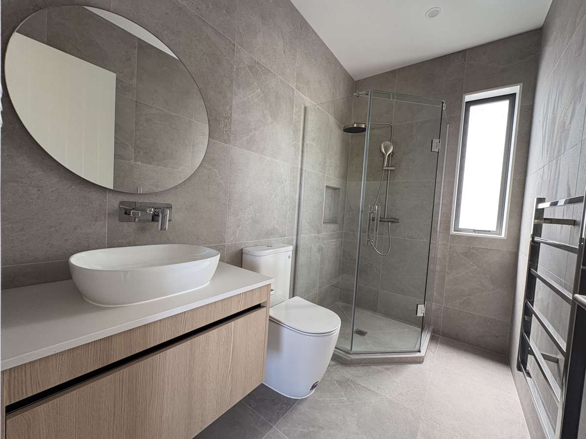 Two Bedroom House with plenty of privacy! 5