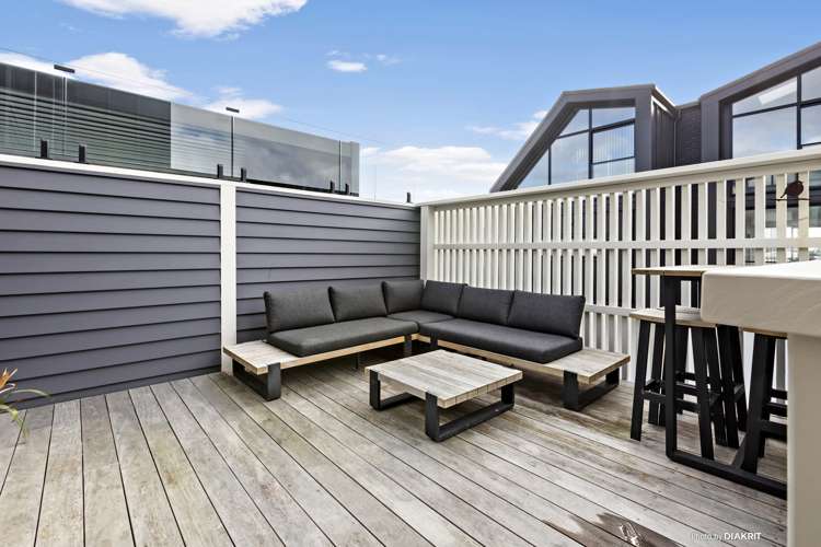 8b Lyall Parade Lyall Bay_8