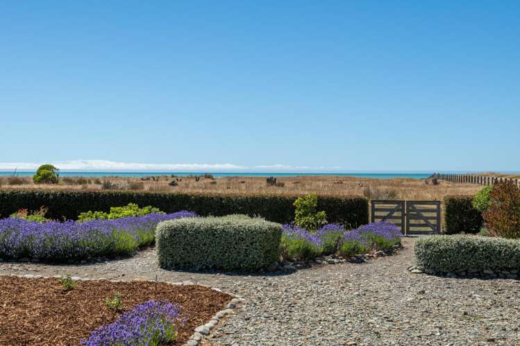 25 Bay End Rarangi_42