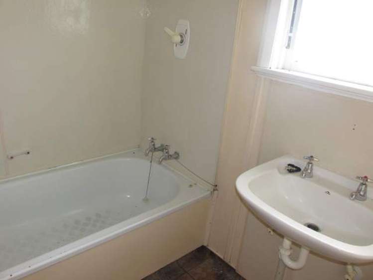 8 Plaskett Street Reefton_7