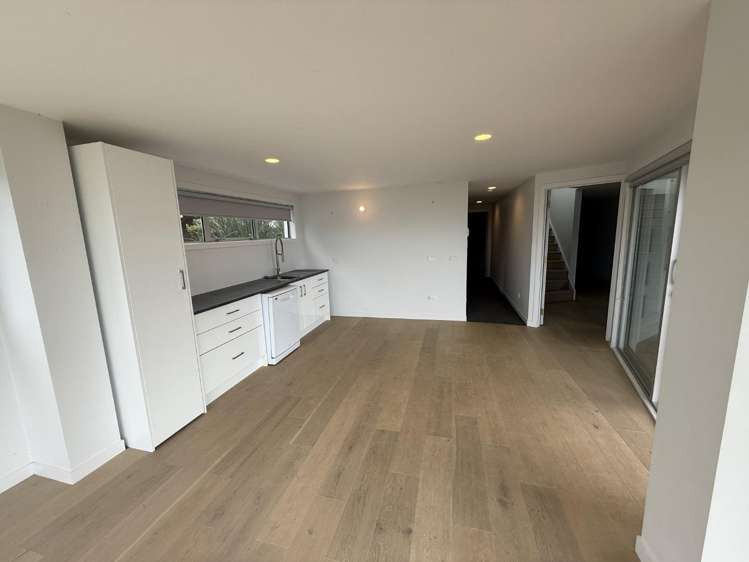 18 Zita Avenue Matakatia Bay_19