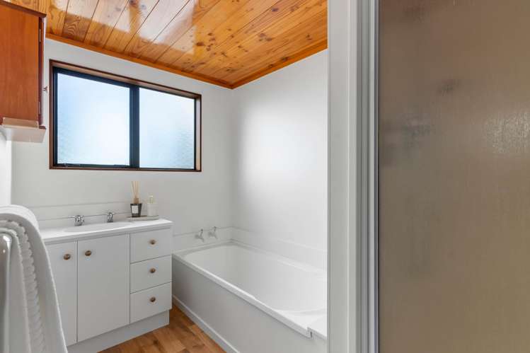 71 Hyland Place Waiuku_14
