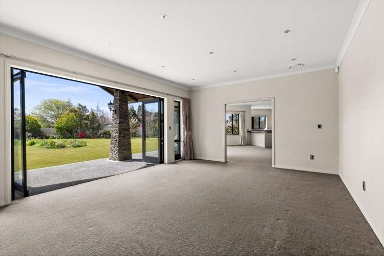 566 Lyndhurst Road Frimley_11
