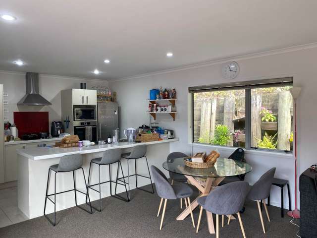 4/11 Red Hibiscus Road Stanmore Bay_4