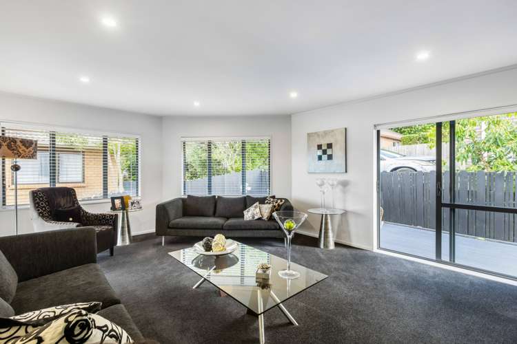 2/100 Gosford Drive Botany Downs_18