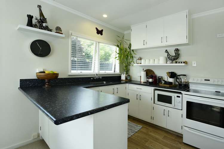 3b/3 Marsden Road Stoke_8