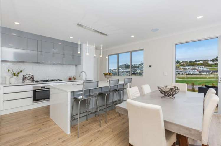 98 Colonial Drive Silverdale_14