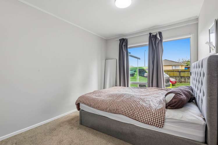 2 Benton Place Manurewa_13