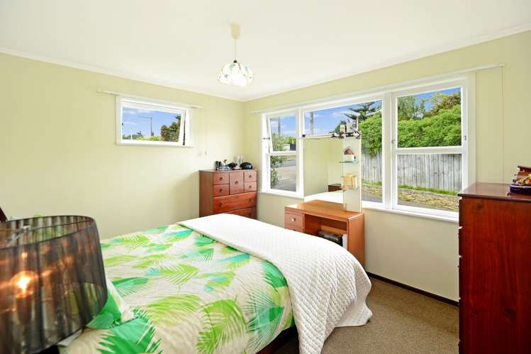 6 Fairclough Road Beach Haven_8