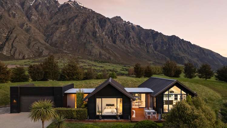 37 Hackett Road Jacks Point_21