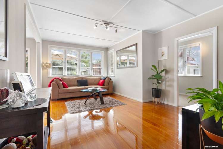 43 Hutchinson Avenue New Lynn_13