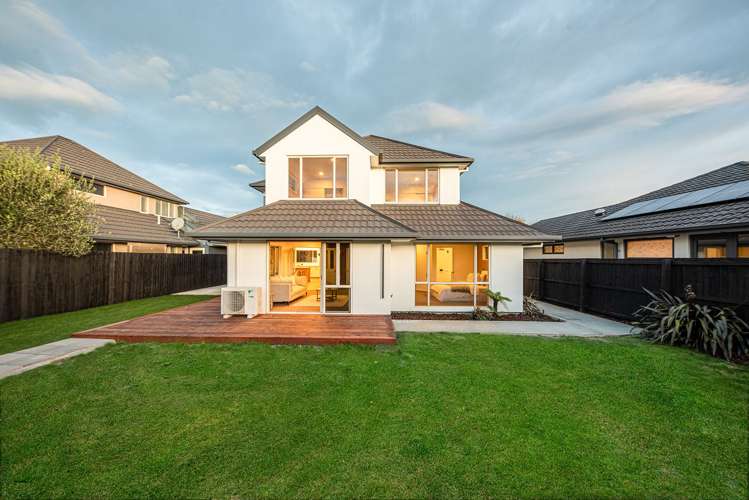 9 Glastonbury Drive Burwood_24
