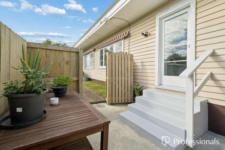 67 Tasman Road Otaki Beach_13