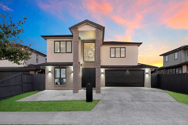 5 Bedrooms + 1 Office/Study: Modern Style & Pr...