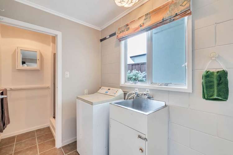 141 Flanshaw Road Te Atatu South_11