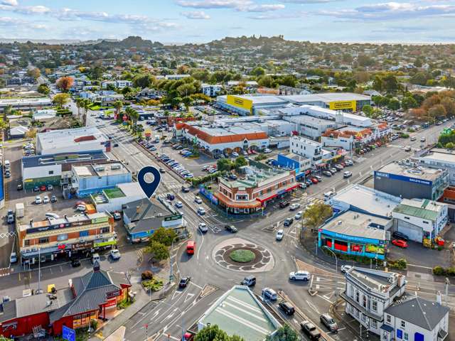725 Mount Albert Road Royal Oak_3