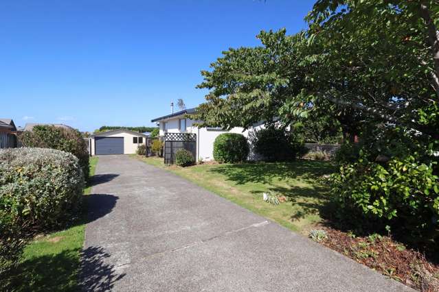 Waikiwi Treasure with Generous Garaging!