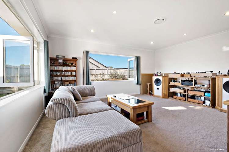 79 Intrepid Crescent Beachlands_5