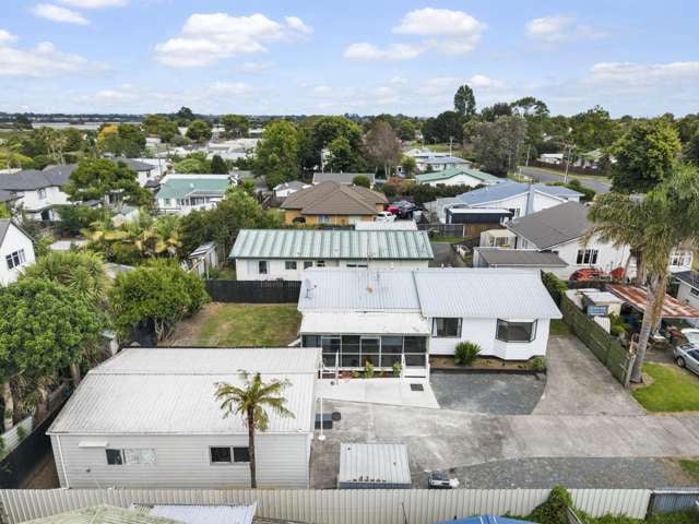 2/12 Graham Road Conifer Grove_3