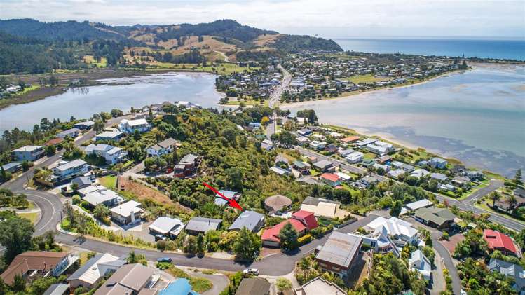 8 Pine Grove Tairua_13
