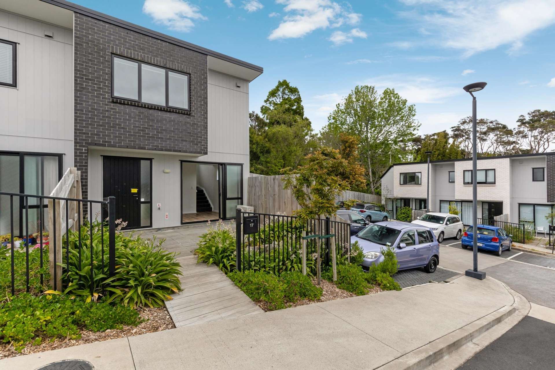 17 Tokai Place Glen Eden_0