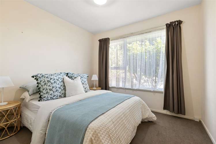 8 Davidson Crescent Hornby_12