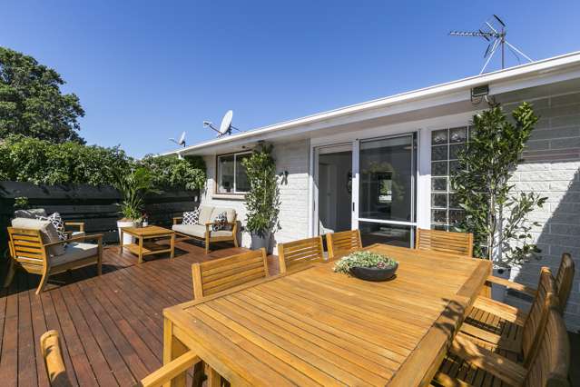 35 Akaroa Drive Maupuia_1