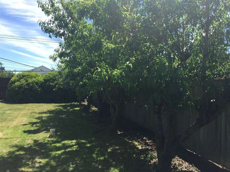 2 School Lane Kirwee_14