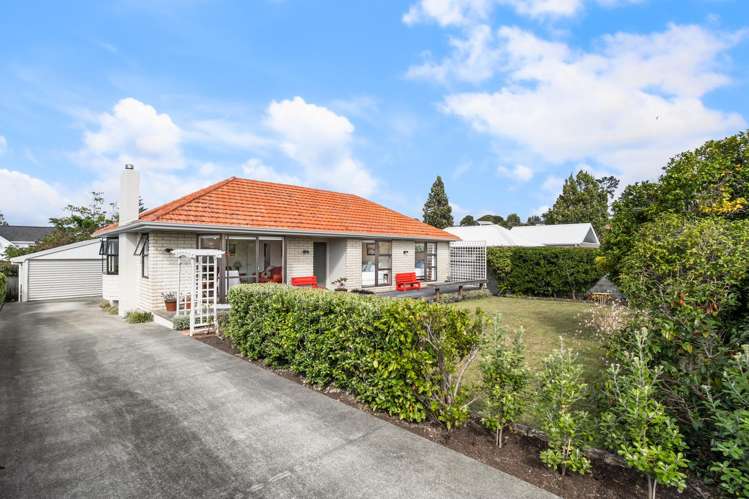 53 Beach Road Mellons Bay_30