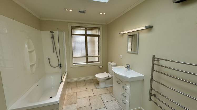 220 Gibson Quay Hokitika_10