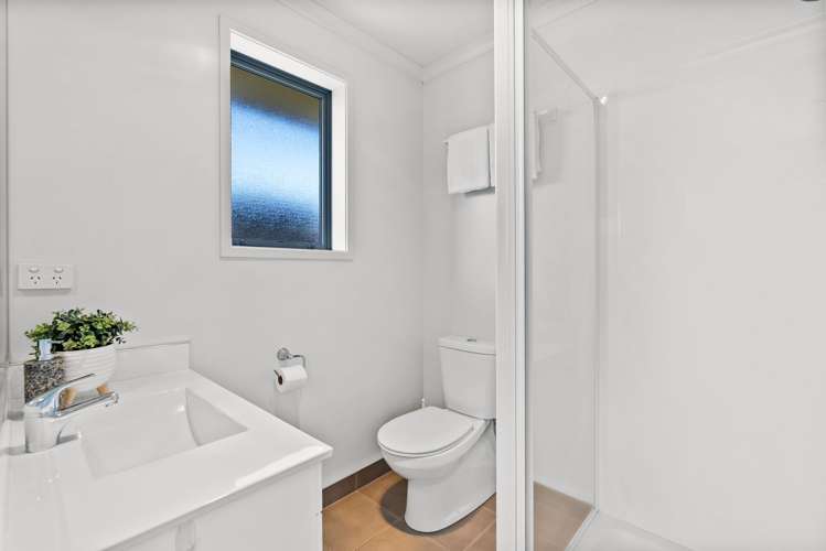 9 Finch Street One Tree Point_19