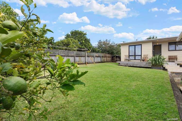 289 Royal Road Massey_10