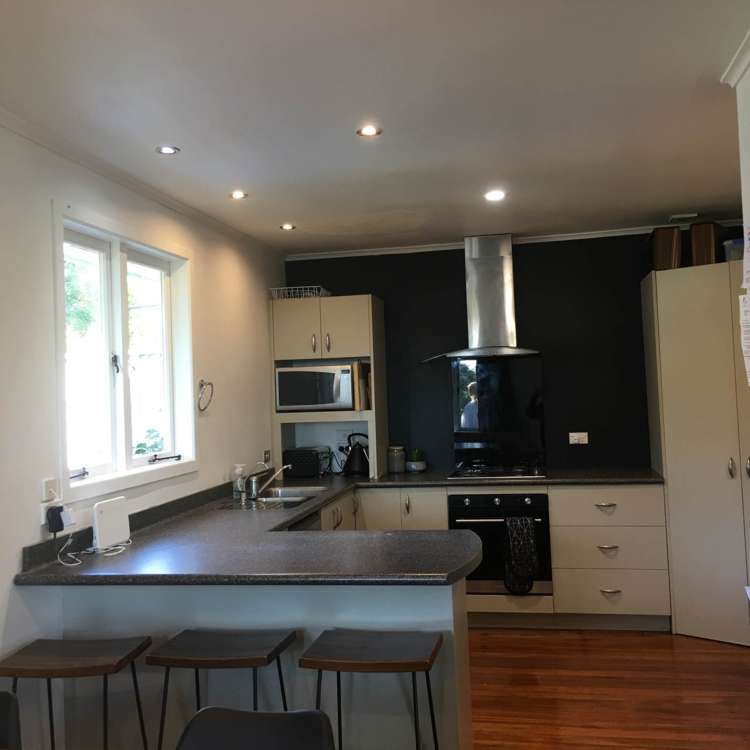 60 Woodfern Crescent Titirangi_1