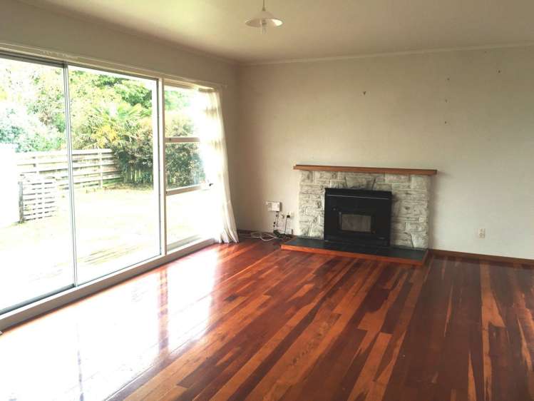 18 Clinton Avenue Te Atatu Peninsula_4