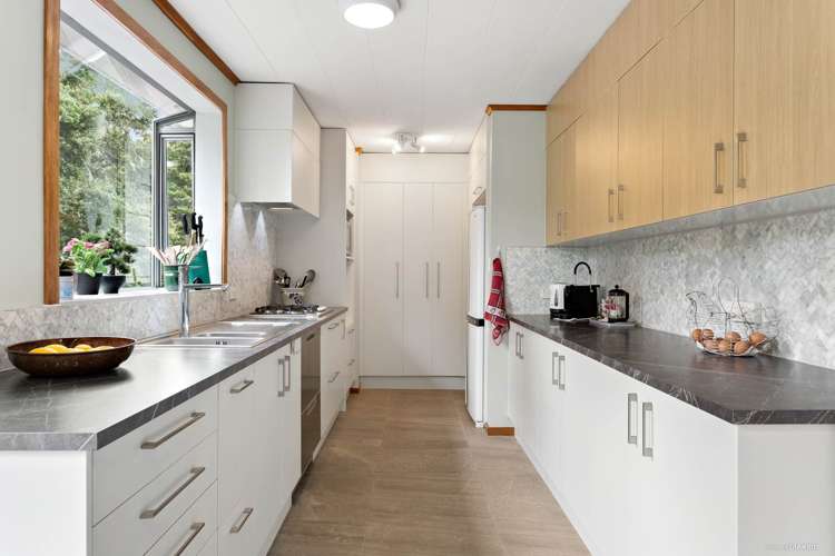 34 Castleton Street Birkdale_3