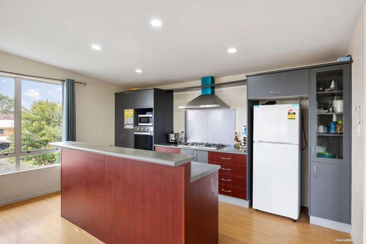 302A Upper Queen Street_0