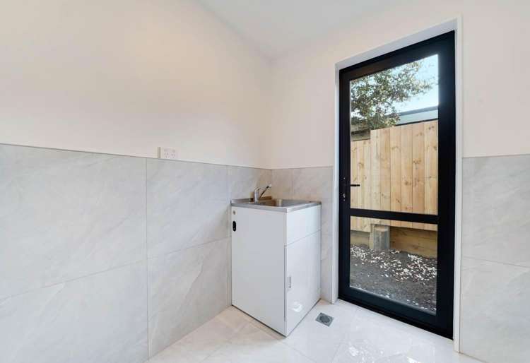 137a Mahia Road Wattle Downs_11