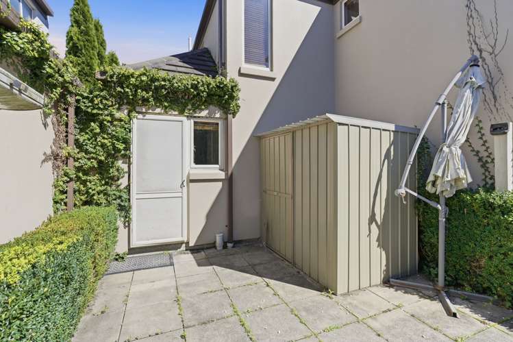2 Clissold Street Merivale_17