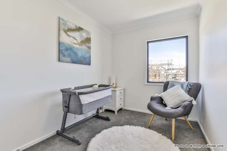 25E Henry Taylor Rise Milldale_23