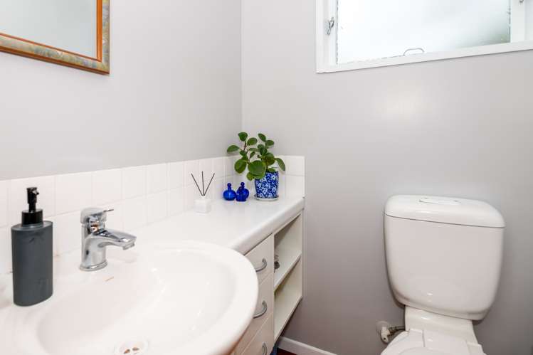 72 Churton Drive Churton Park_10