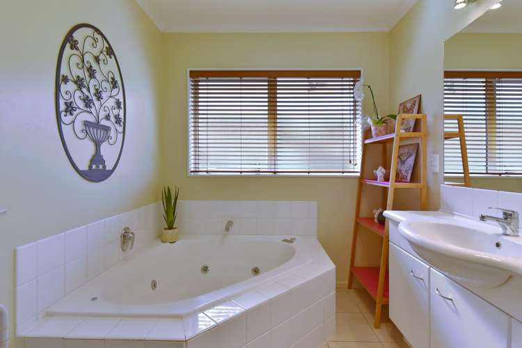 9 Highpeak Place Wigram_19