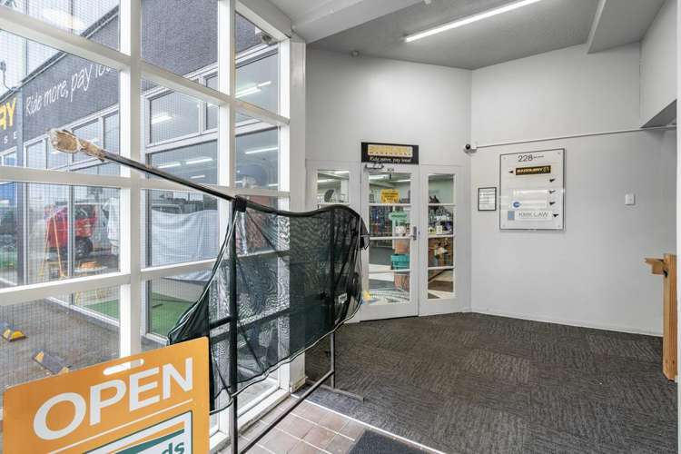 228 Dee Street and 11 Earnslaw Street Avenal_16