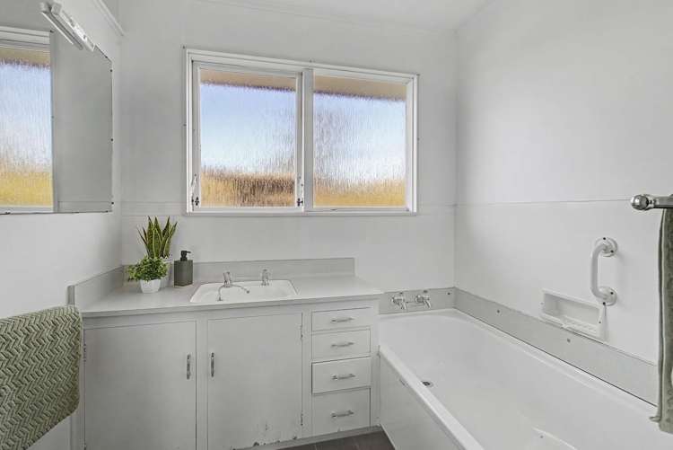 Flat 1/151 Moana Street Rosedale_12