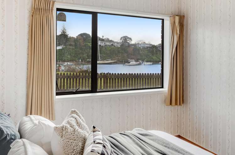 2/10 Dayspring Way Pakuranga_12