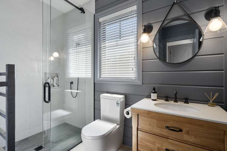 33 Waitohu Road York Bay_21