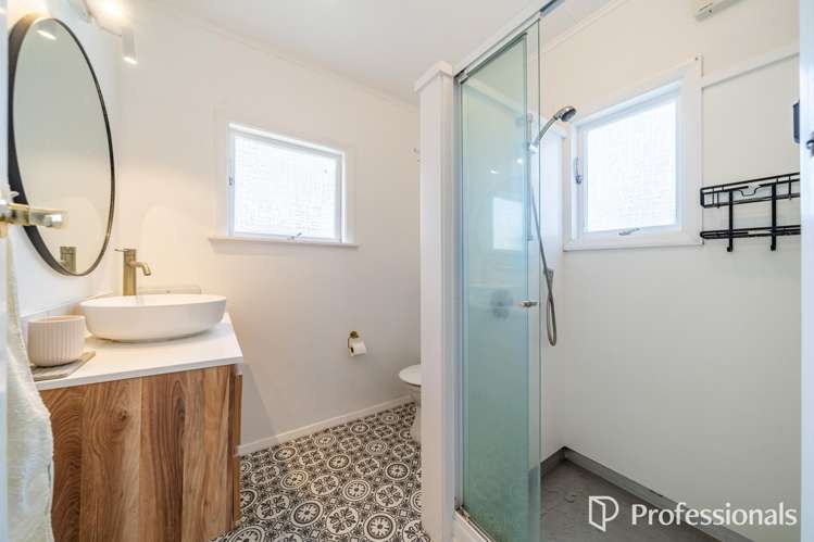 6 Te Whiti Grove Korokoro_11