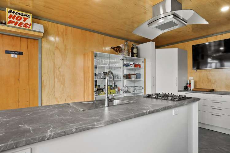 1633 Harbour Road Kawhia_4