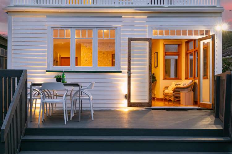 255 The Parade Island Bay_24