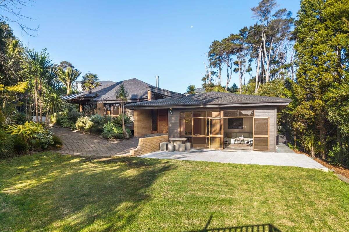 7 Happeace Lane in Titirangi, Waitakere